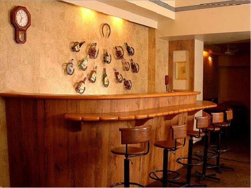 Hotel Woodland Kolhapur Buitenkant foto