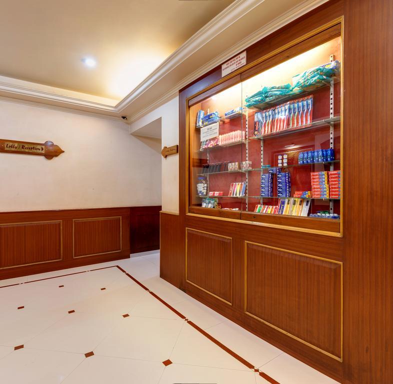 Hotel Woodland Kolhapur Buitenkant foto