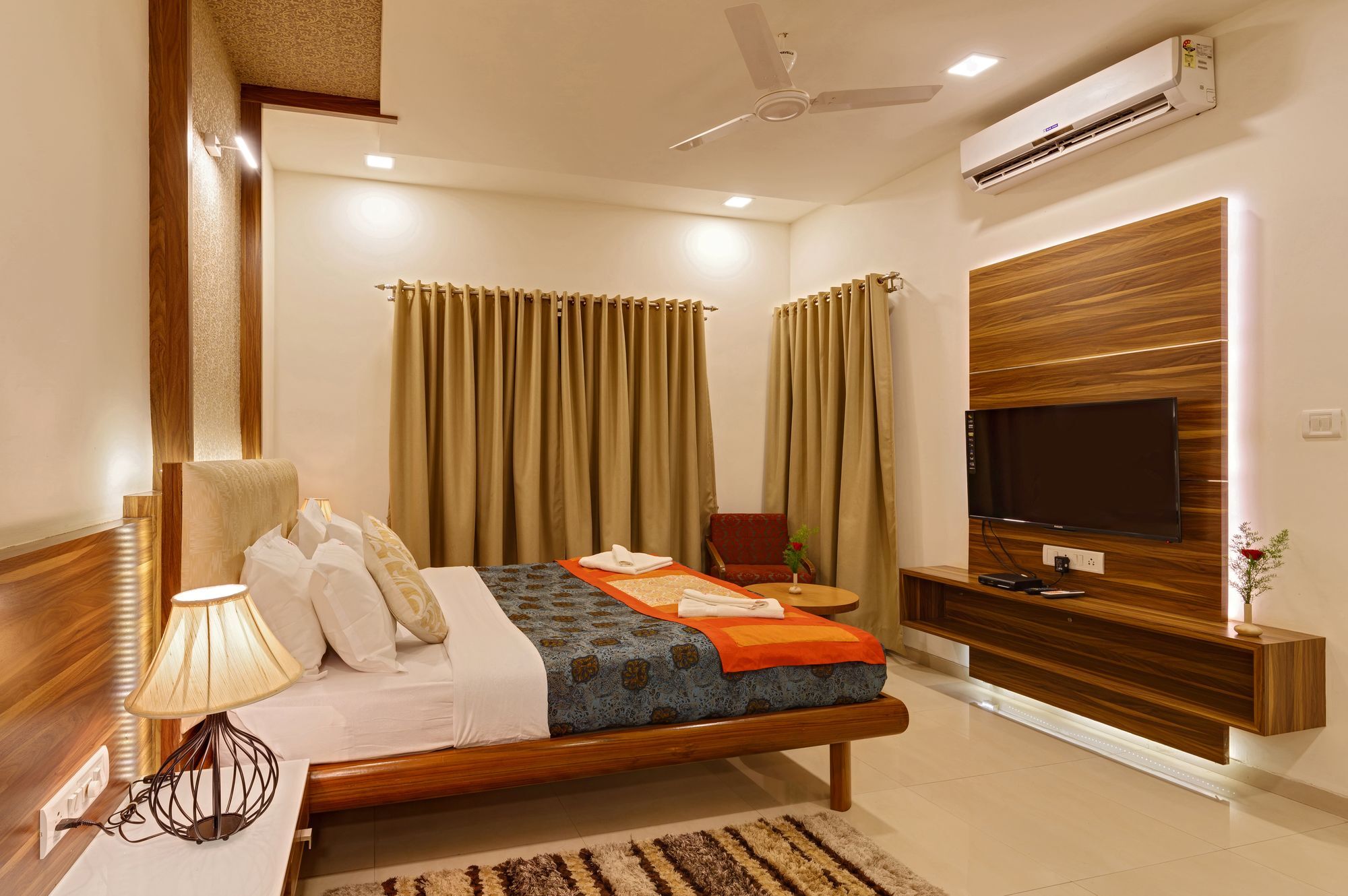 Hotel Woodland Kolhapur Buitenkant foto